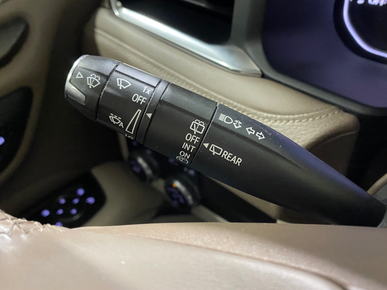 GMC Yukon Denali 4WD 2021