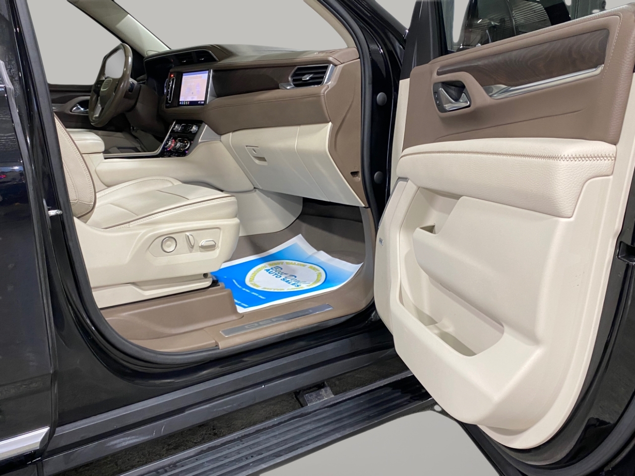 GMC Yukon Denali 4WD 2021