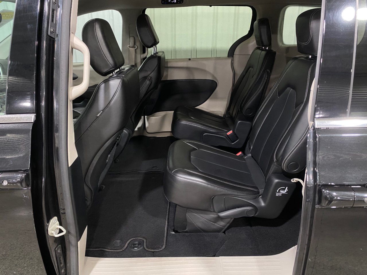 Chrysler Pacifica Touring L 2023