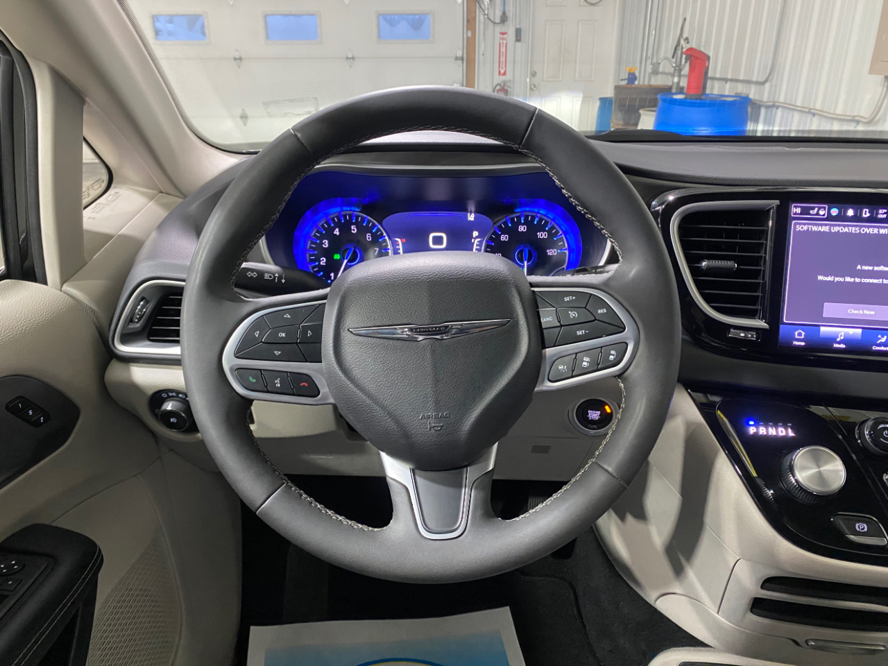 Chrysler Pacifica Touring L 2023