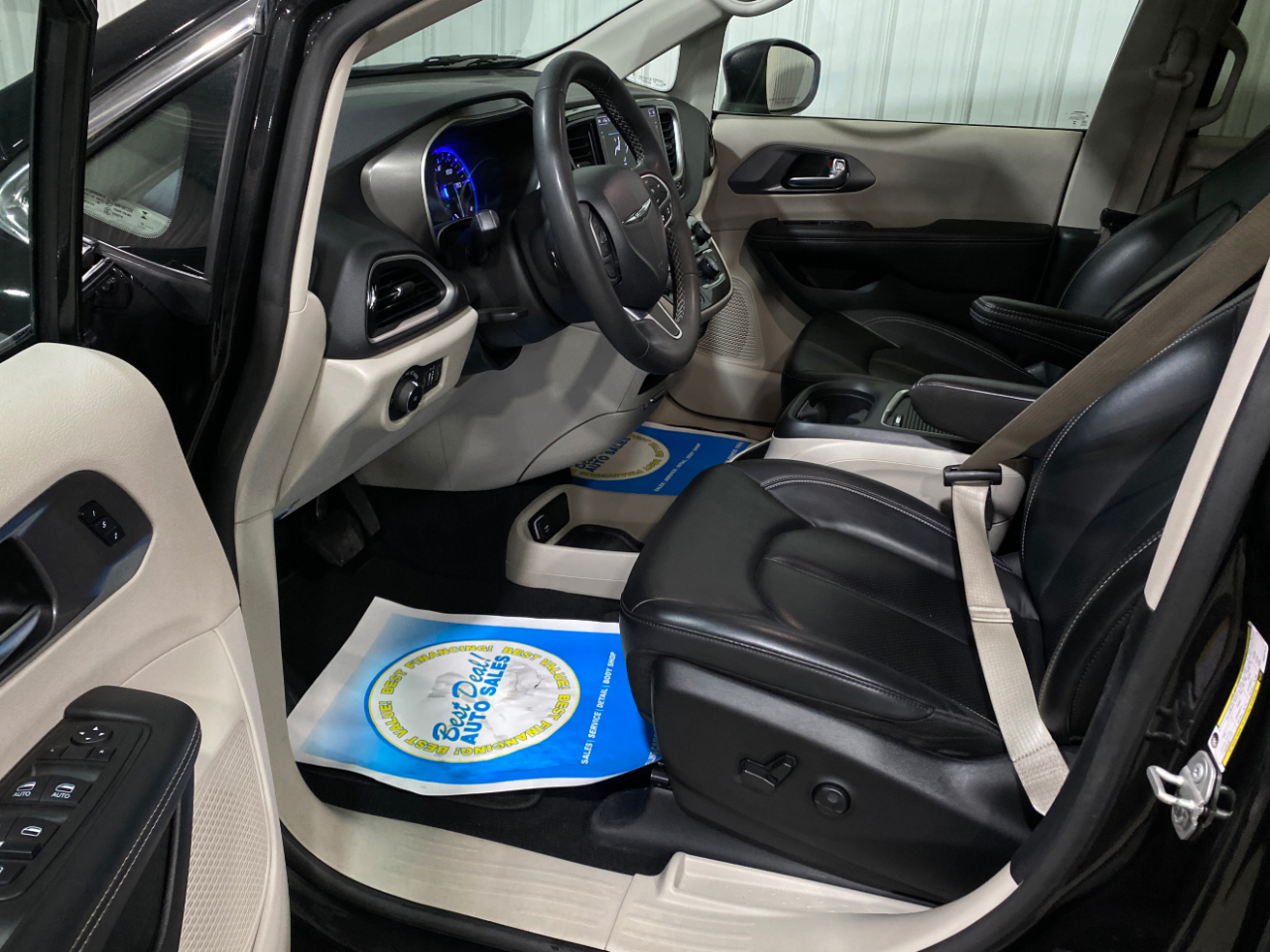 Chrysler Pacifica Touring L 2023