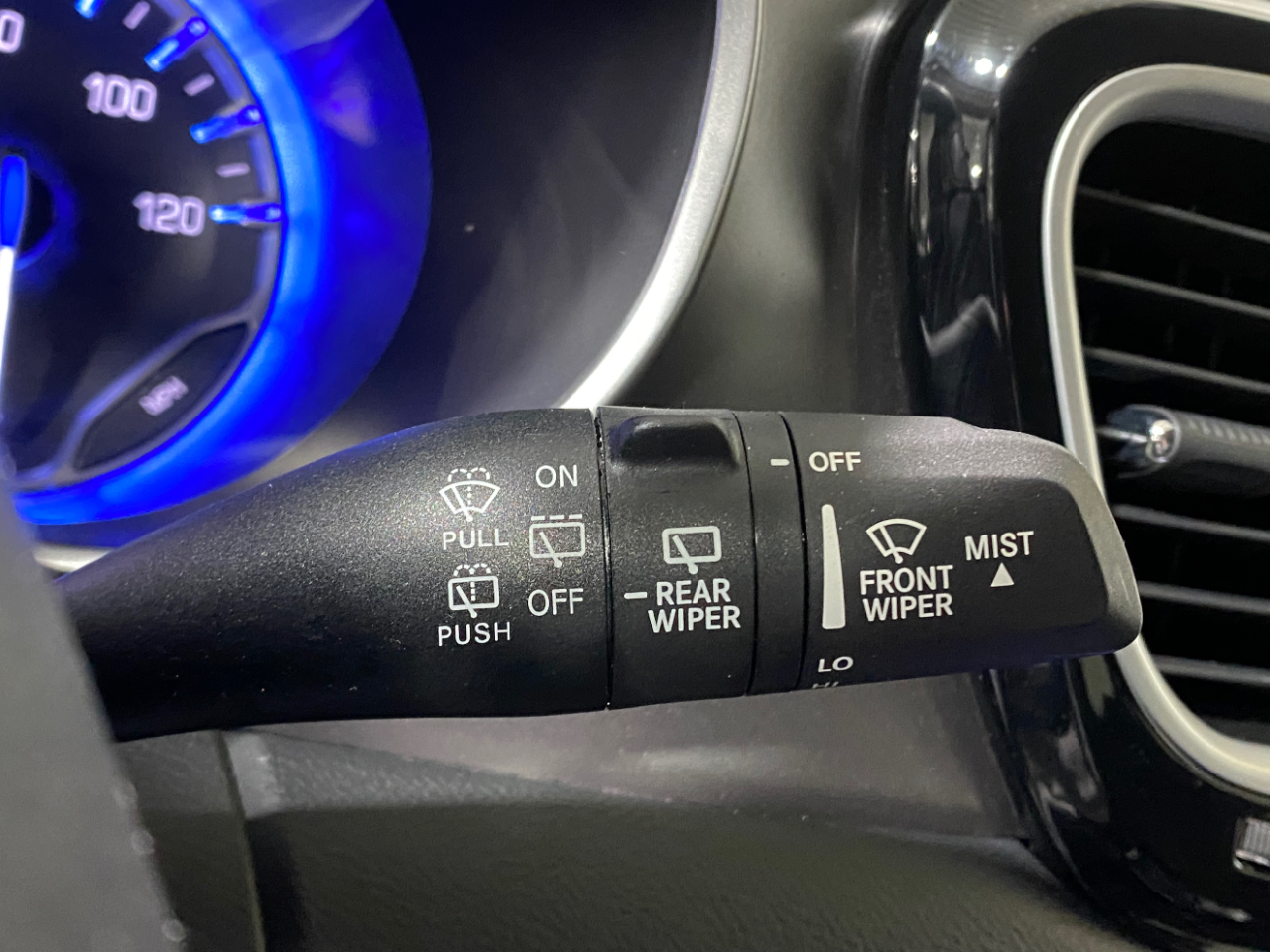 Chrysler Pacifica Touring L 2023