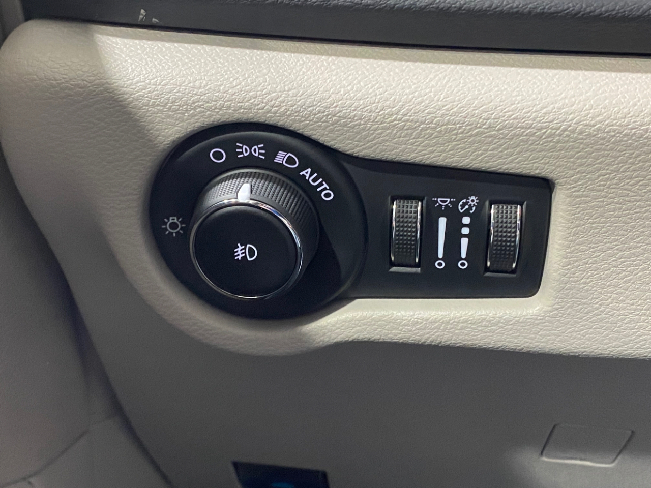 Chrysler Pacifica Touring L 2023