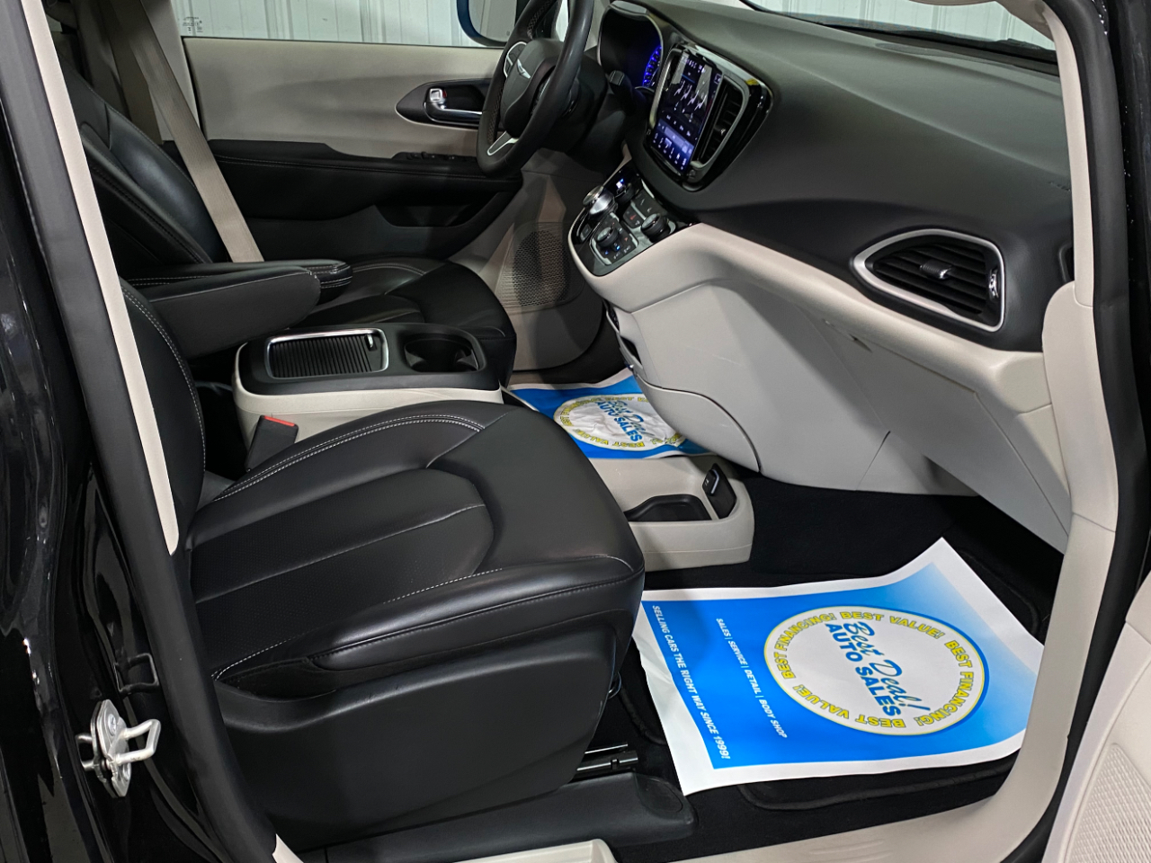 Chrysler Pacifica Touring L 2023