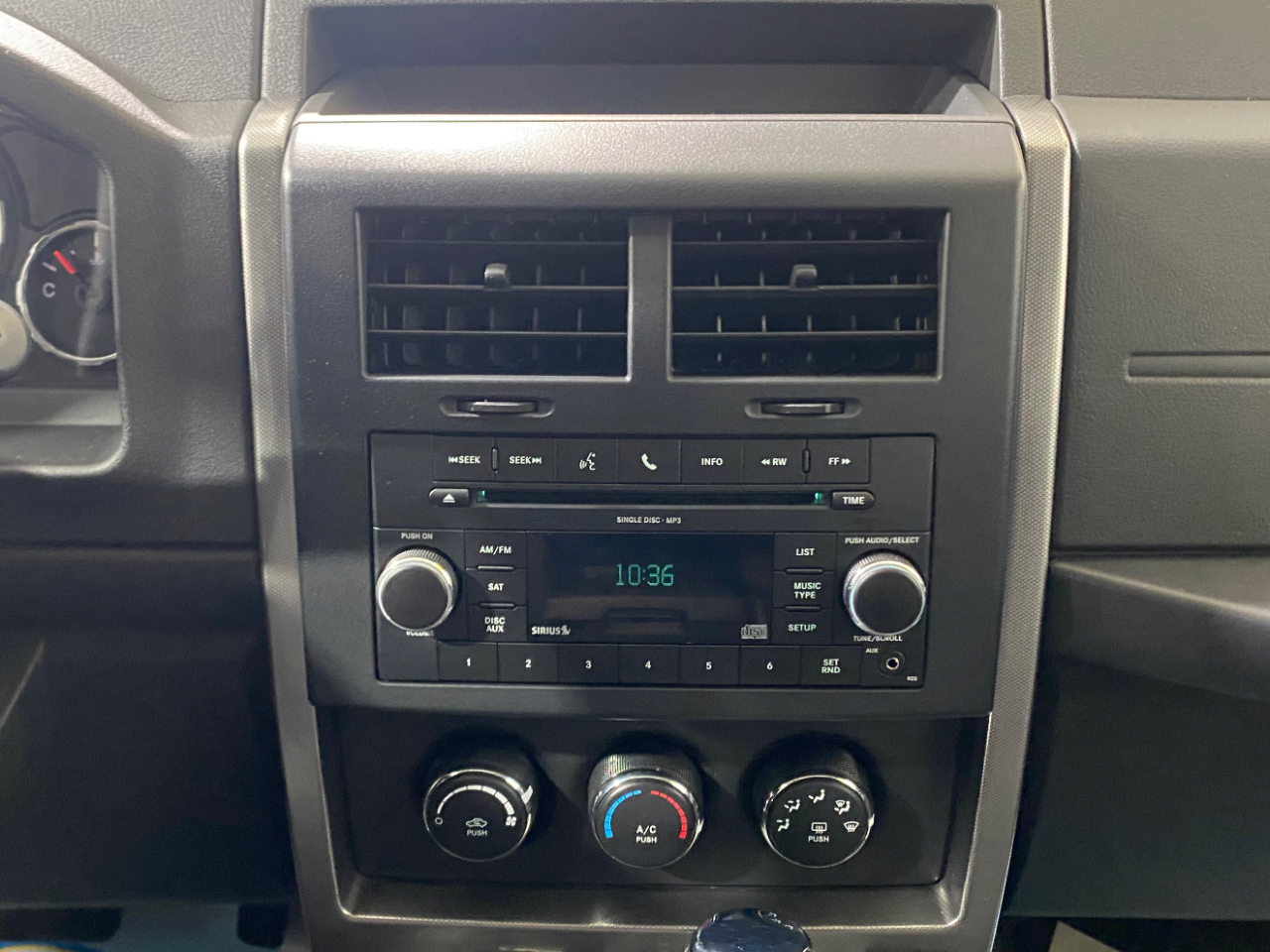 Jeep Liberty Sport 4WD 2011