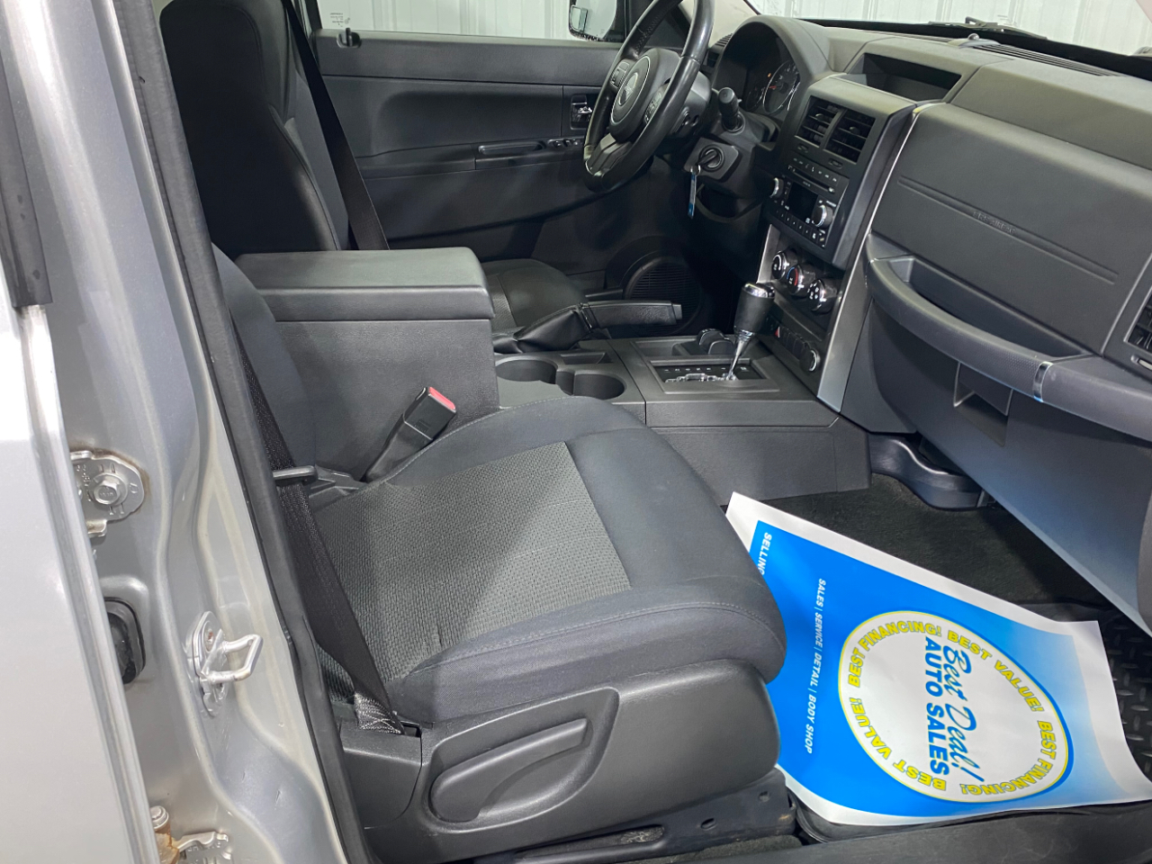 Jeep Liberty Sport 4WD 2011