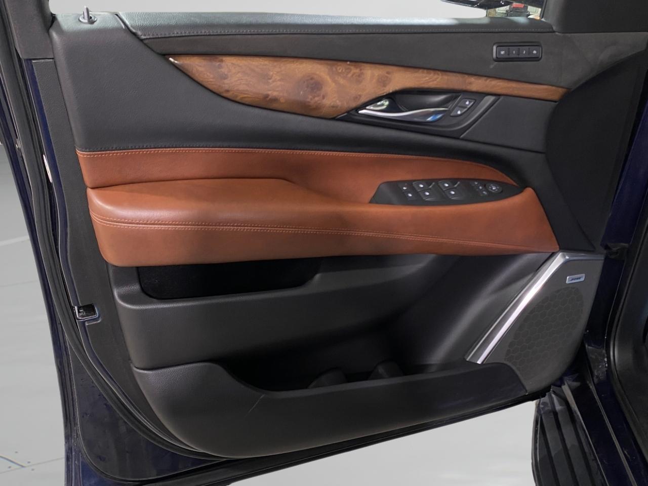 Cadillac Escalade ESV Luxury 4WD 2019