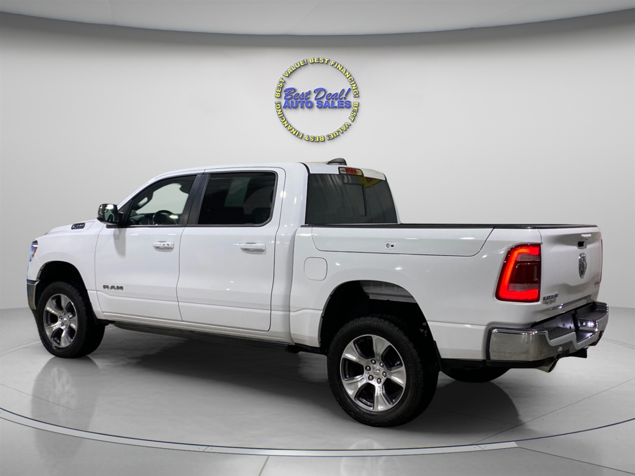 RAM 1500 Laramie Crew Cab SWB 4WD 2023