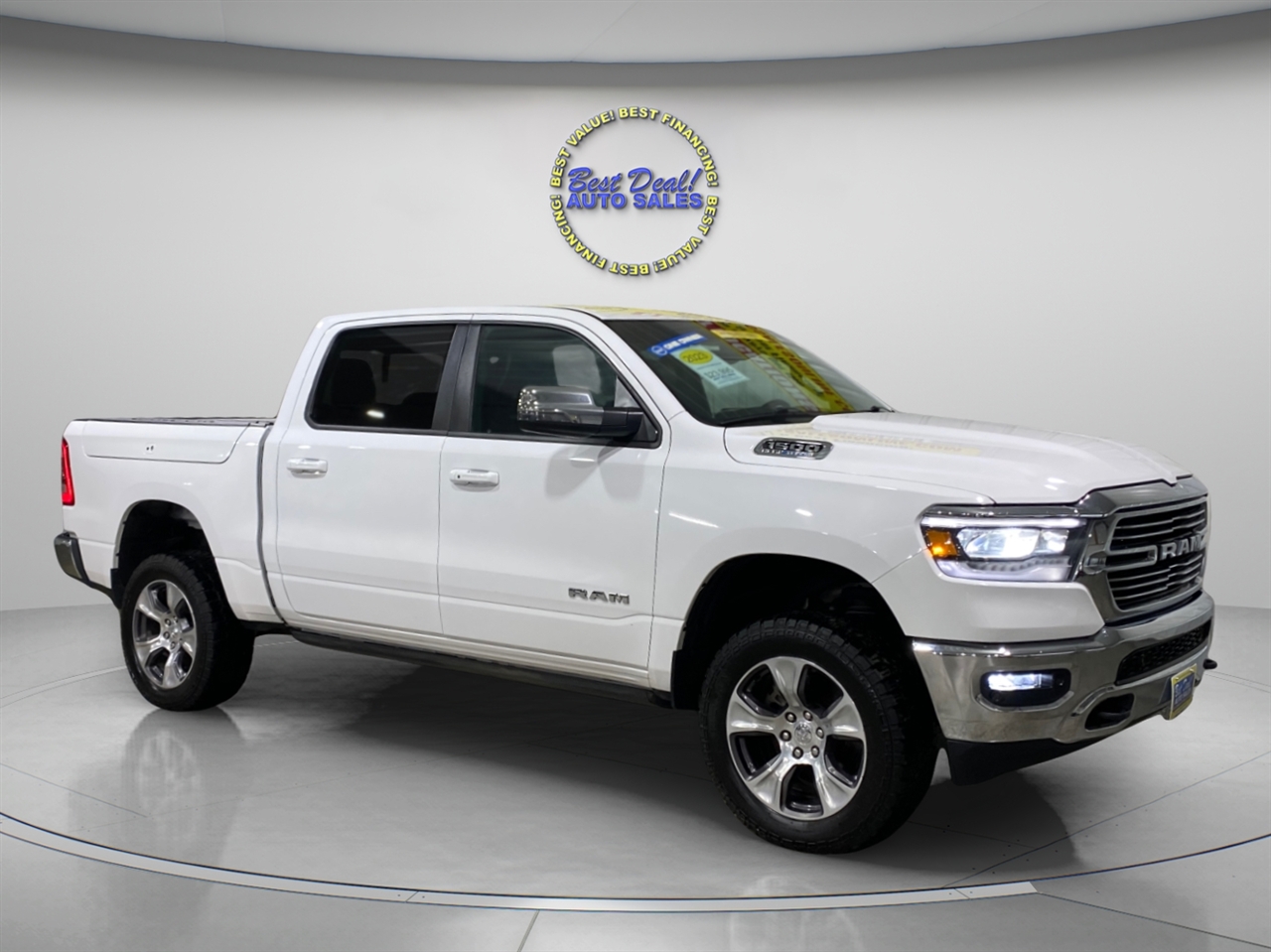 RAM 1500 Laramie Crew Cab SWB 4WD 2023
