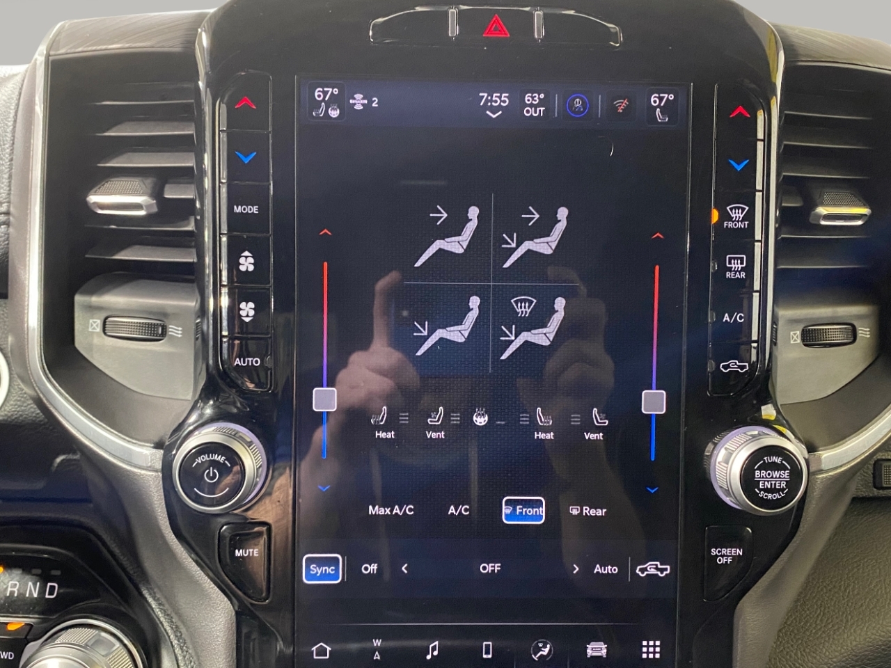 RAM 1500 Laramie Crew Cab SWB 4WD 2023