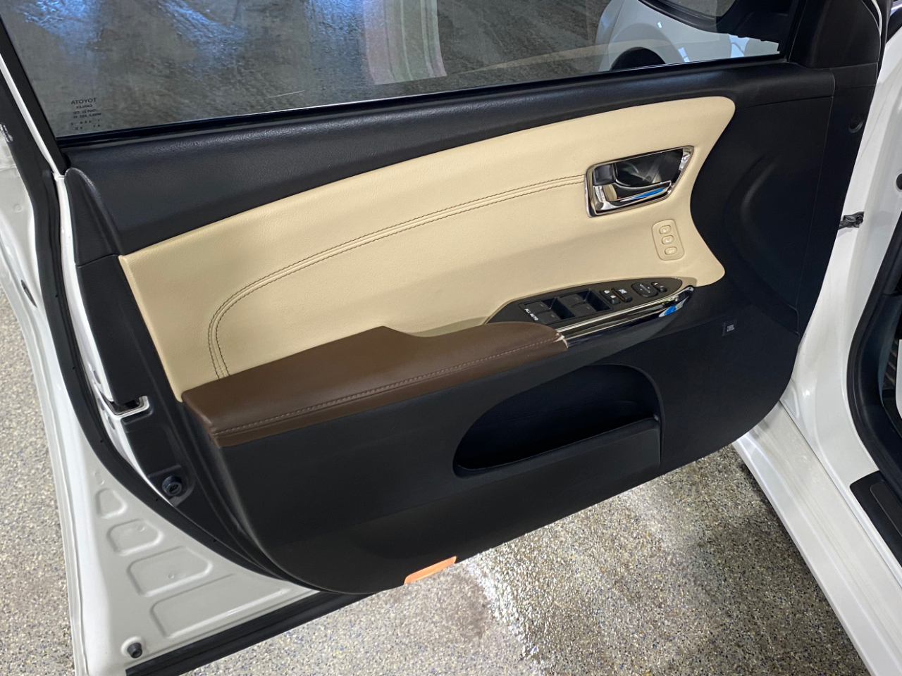 Toyota Avalon XLE 2016