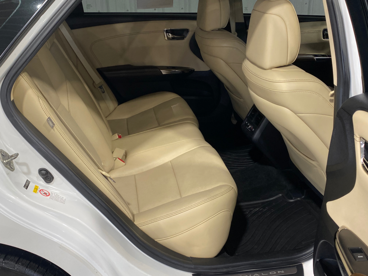 Toyota Avalon XLE 2016