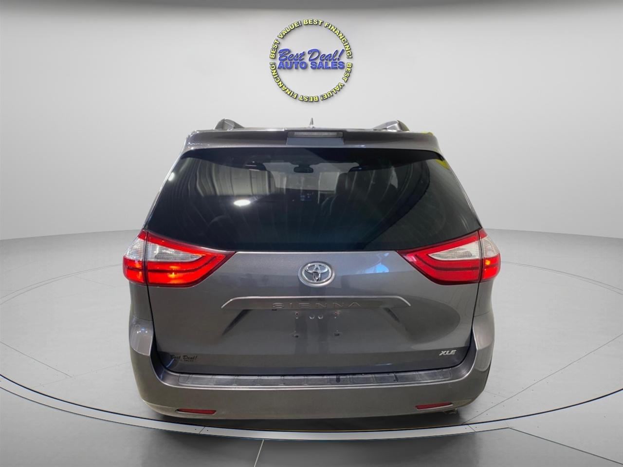 Toyota Sienna XLE 8-Passenger 2018