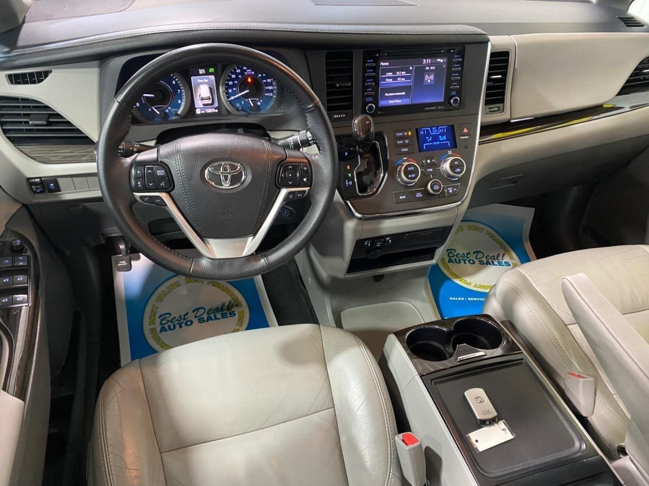 Toyota Sienna XLE 8-Passenger 2018