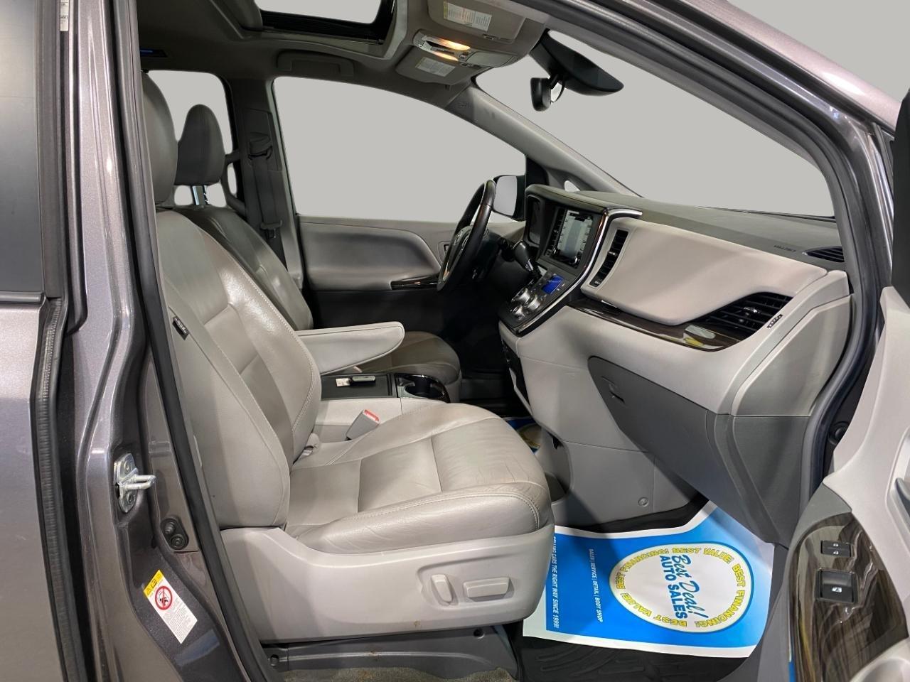 Toyota Sienna XLE 8-Passenger 2018