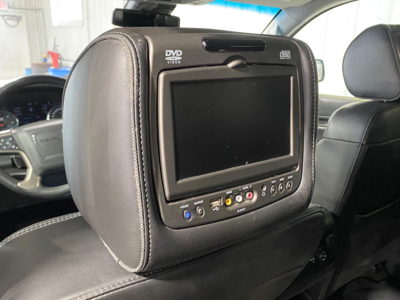 GMC Yukon Denali 4WD 2017