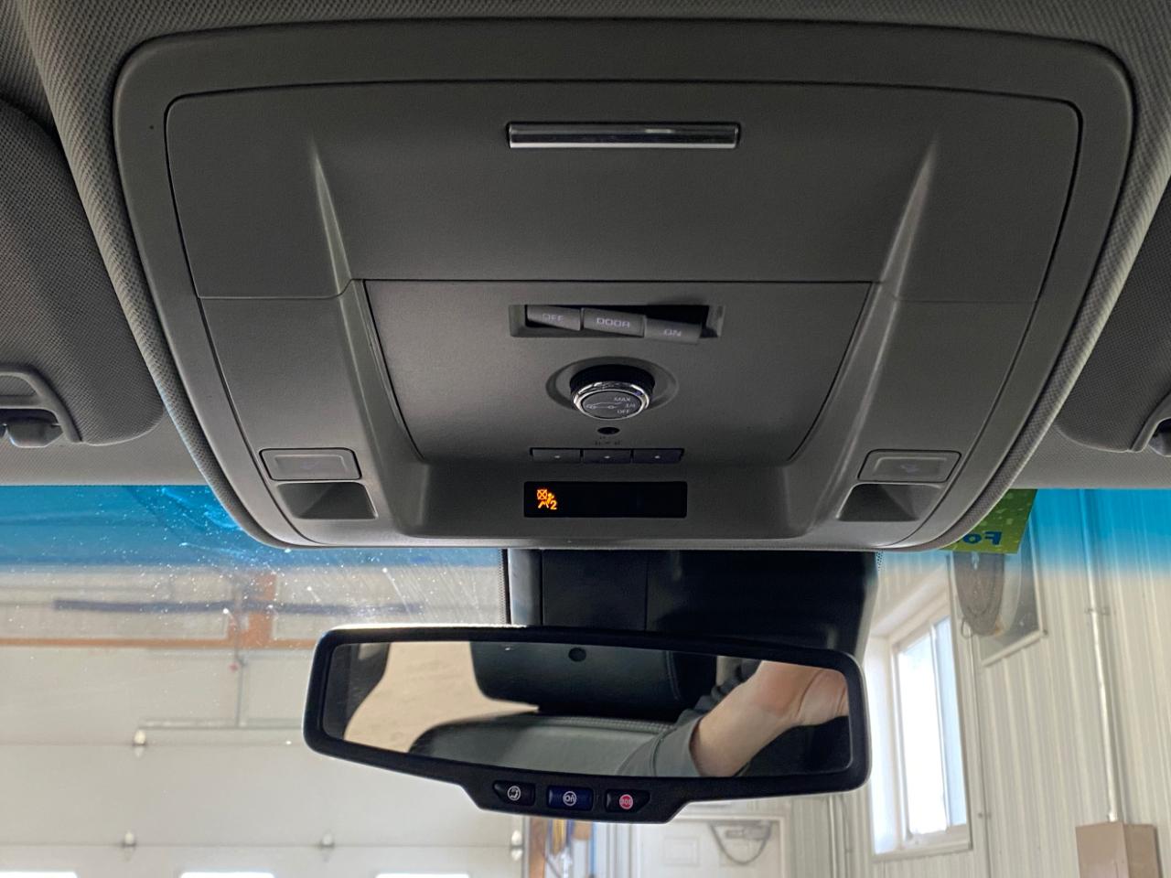 GMC Yukon Denali 4WD 2017