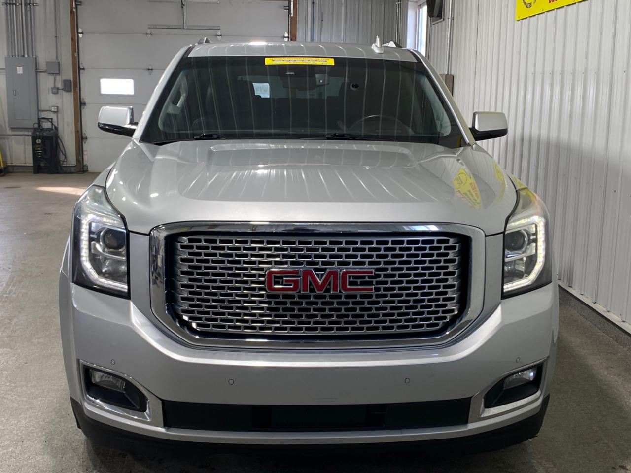GMC Yukon Denali 4WD 2017