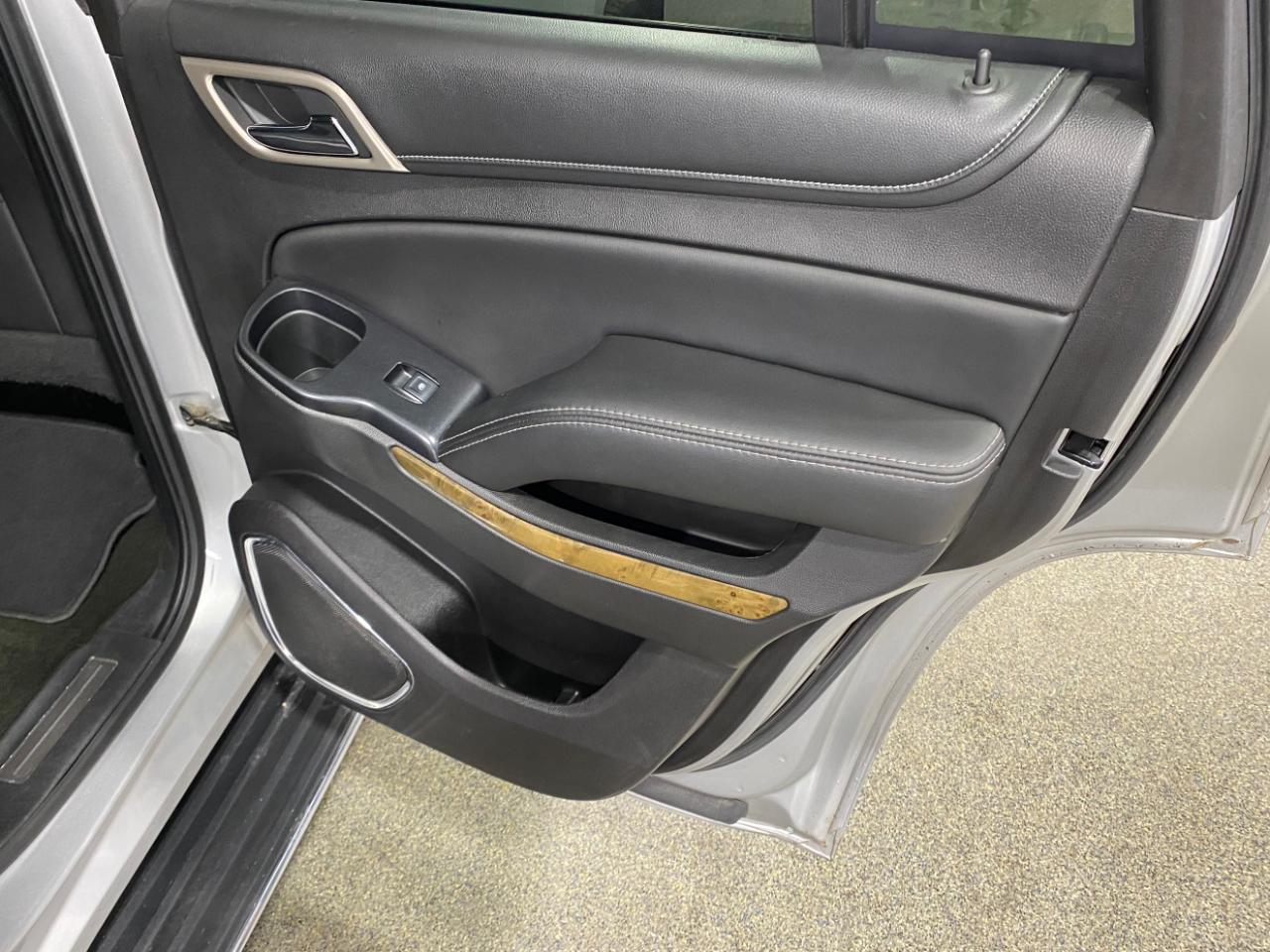 GMC Yukon Denali 4WD 2017