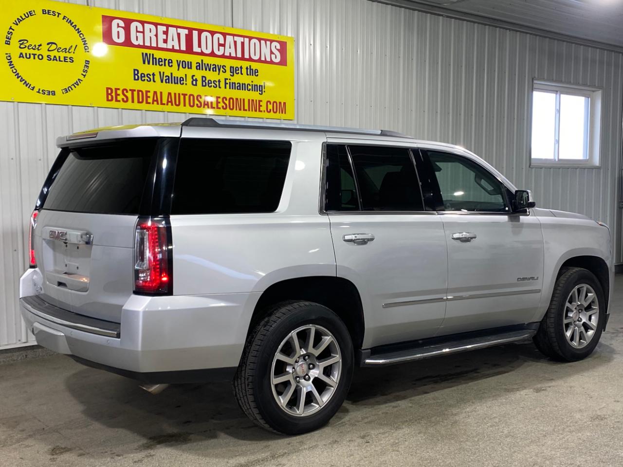 GMC Yukon Denali 4WD 2017