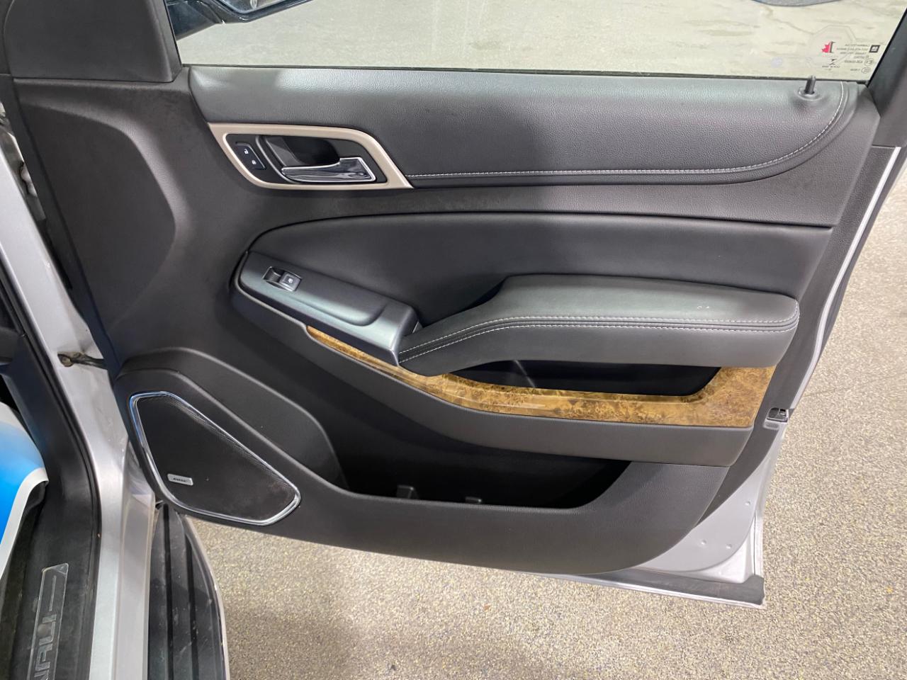 GMC Yukon Denali 4WD 2017