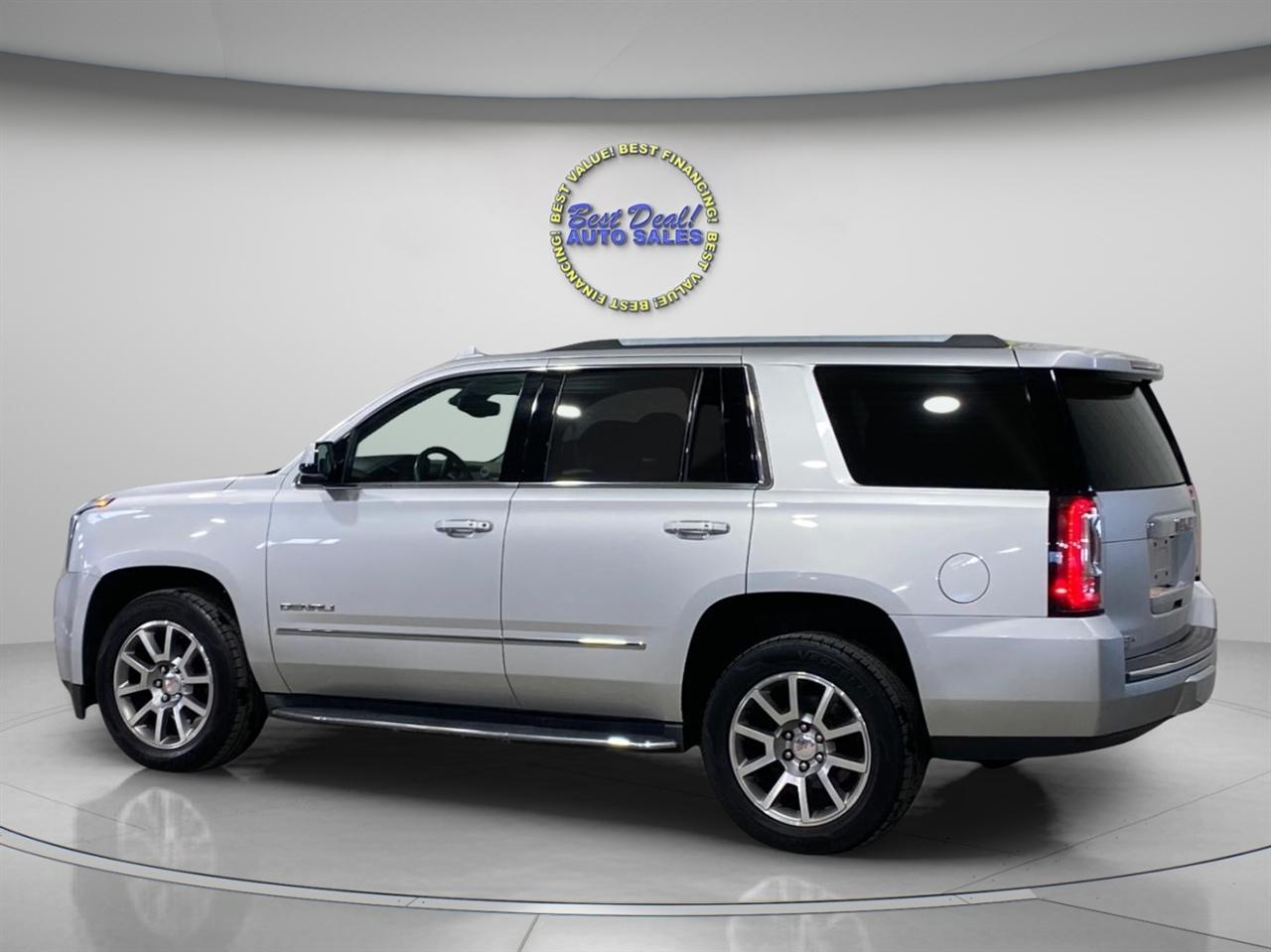 GMC Yukon Denali 4WD 2017