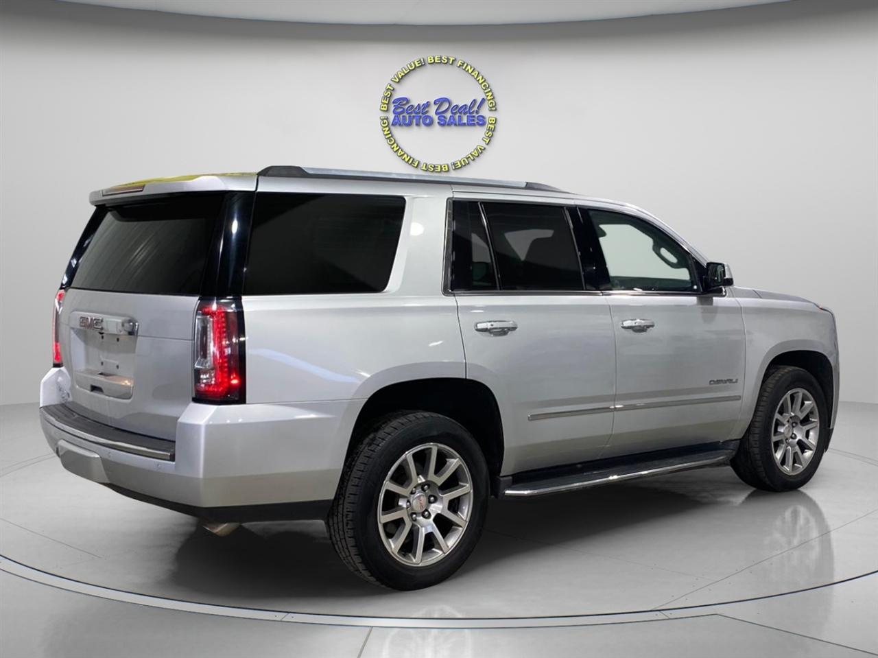 GMC Yukon Denali 4WD 2017