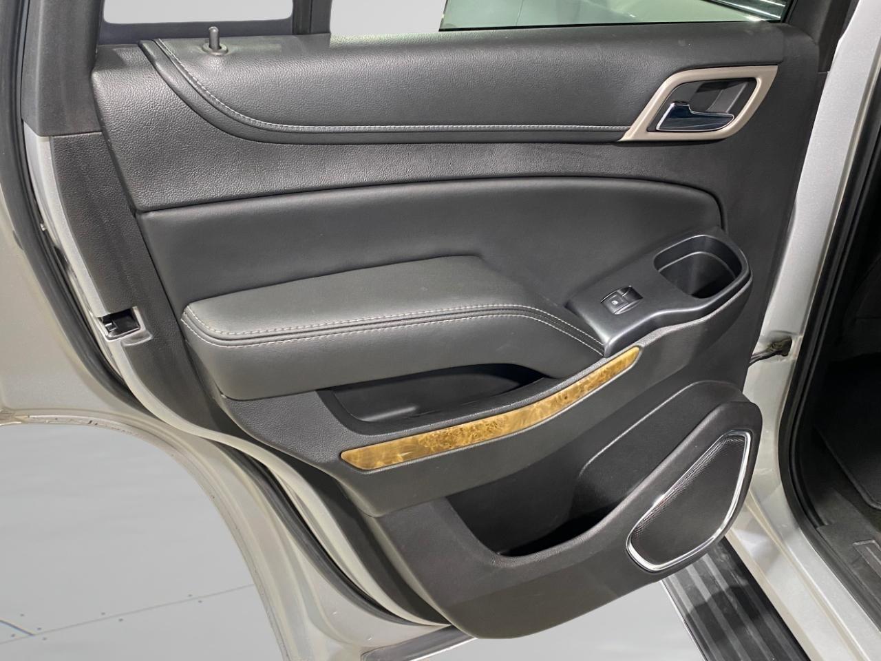 GMC Yukon Denali 4WD 2017