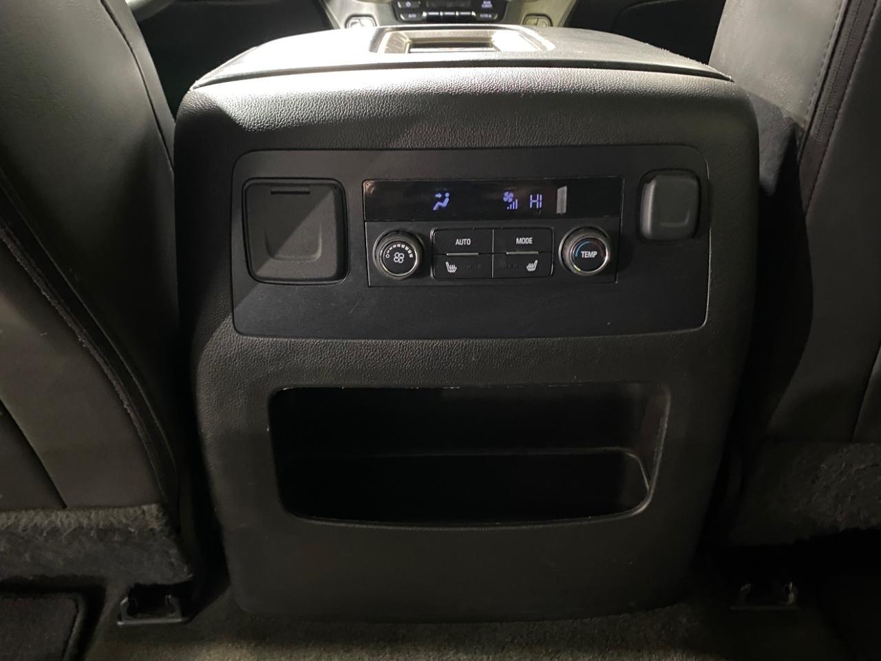 GMC Yukon Denali 4WD 2017