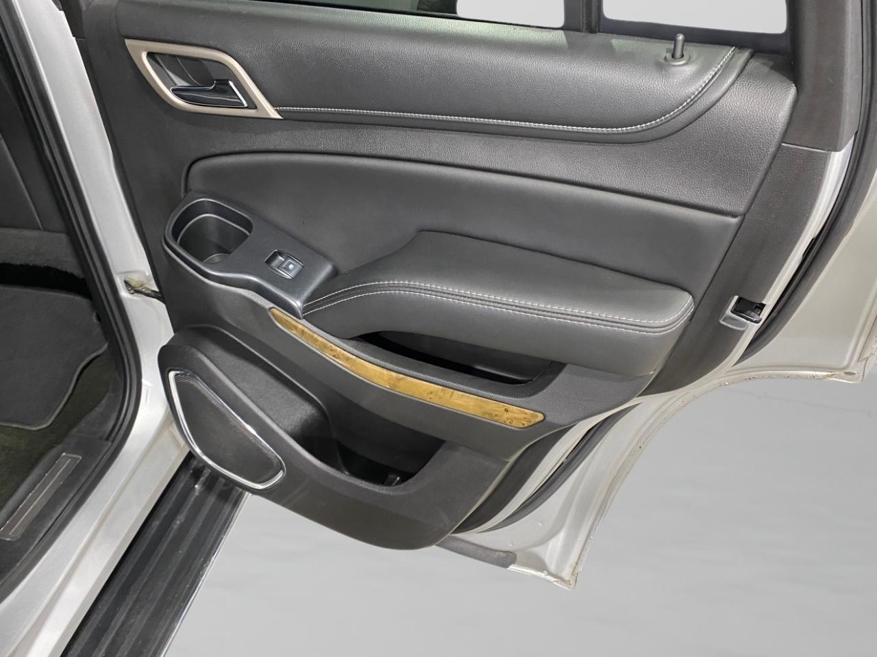 GMC Yukon Denali 4WD 2017