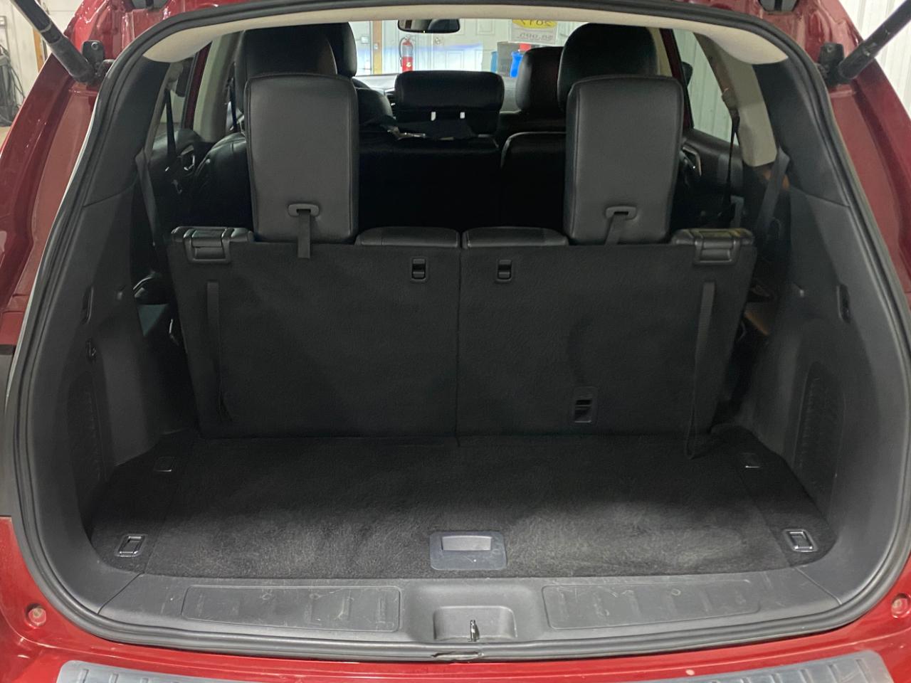 Nissan Pathfinder Platinum 4WD 2017