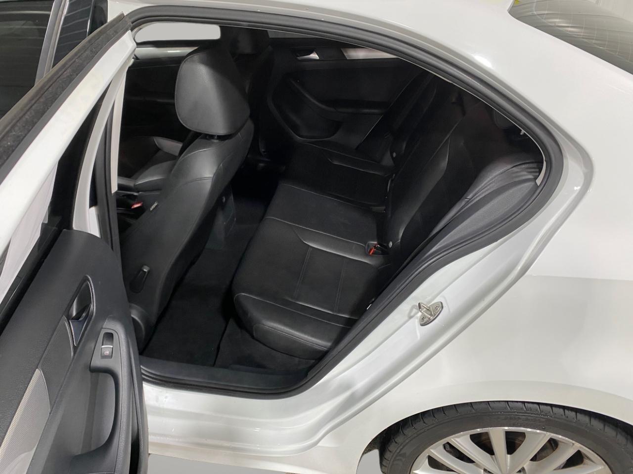 Volkswagen Jetta SE 6A 2015