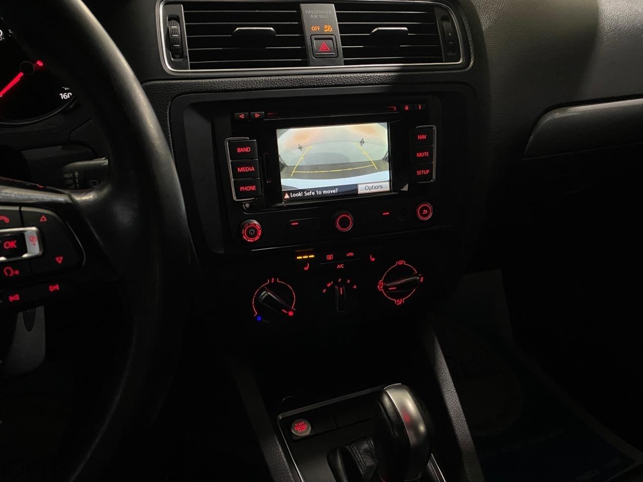 Volkswagen Jetta SE 6A 2015