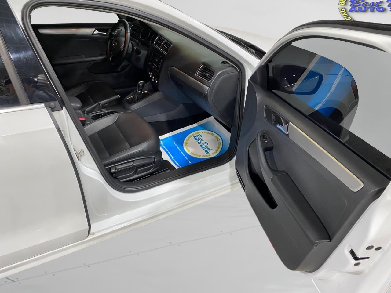 Volkswagen Jetta SE 6A 2015