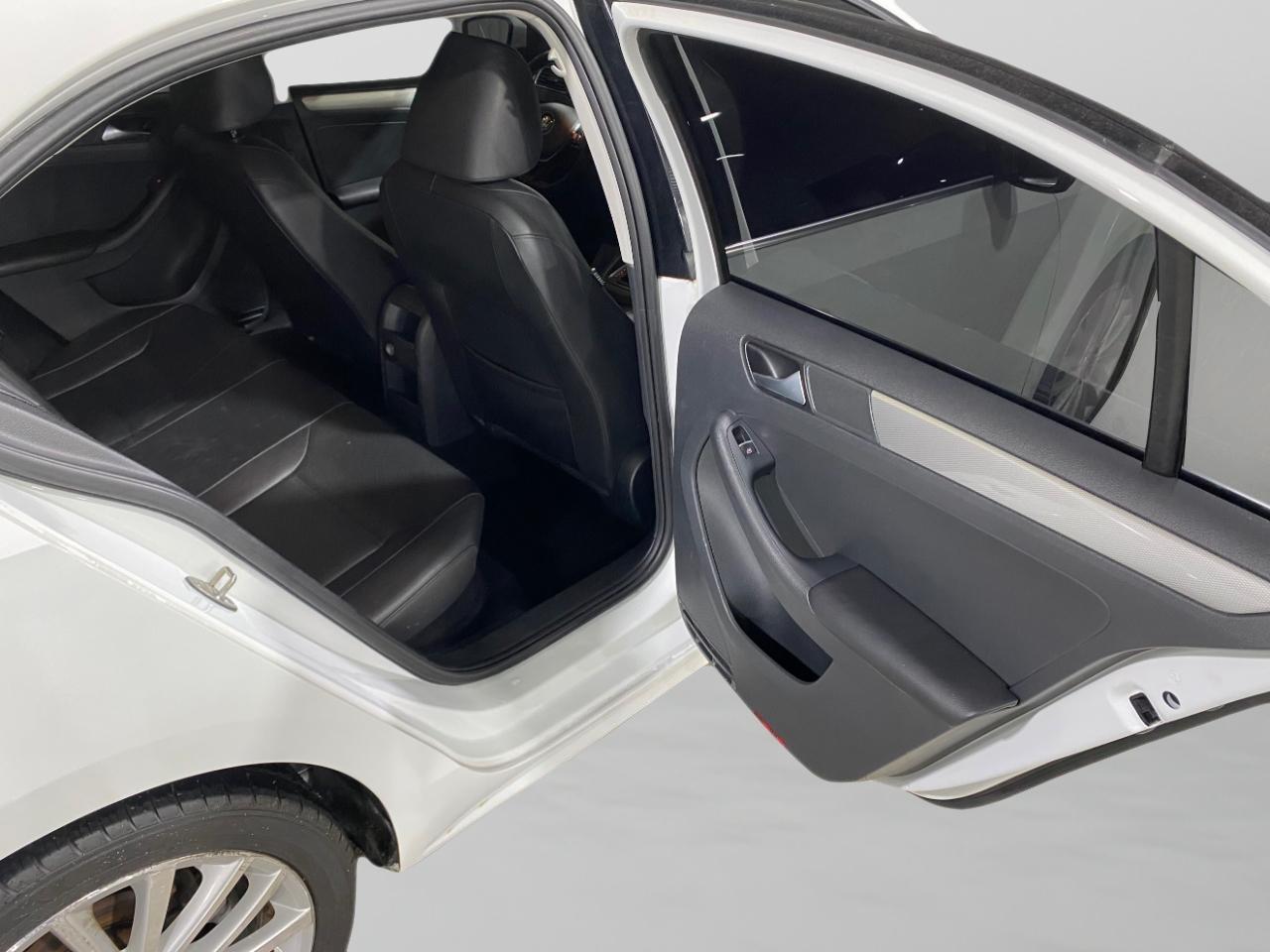 Volkswagen Jetta SE 6A 2015