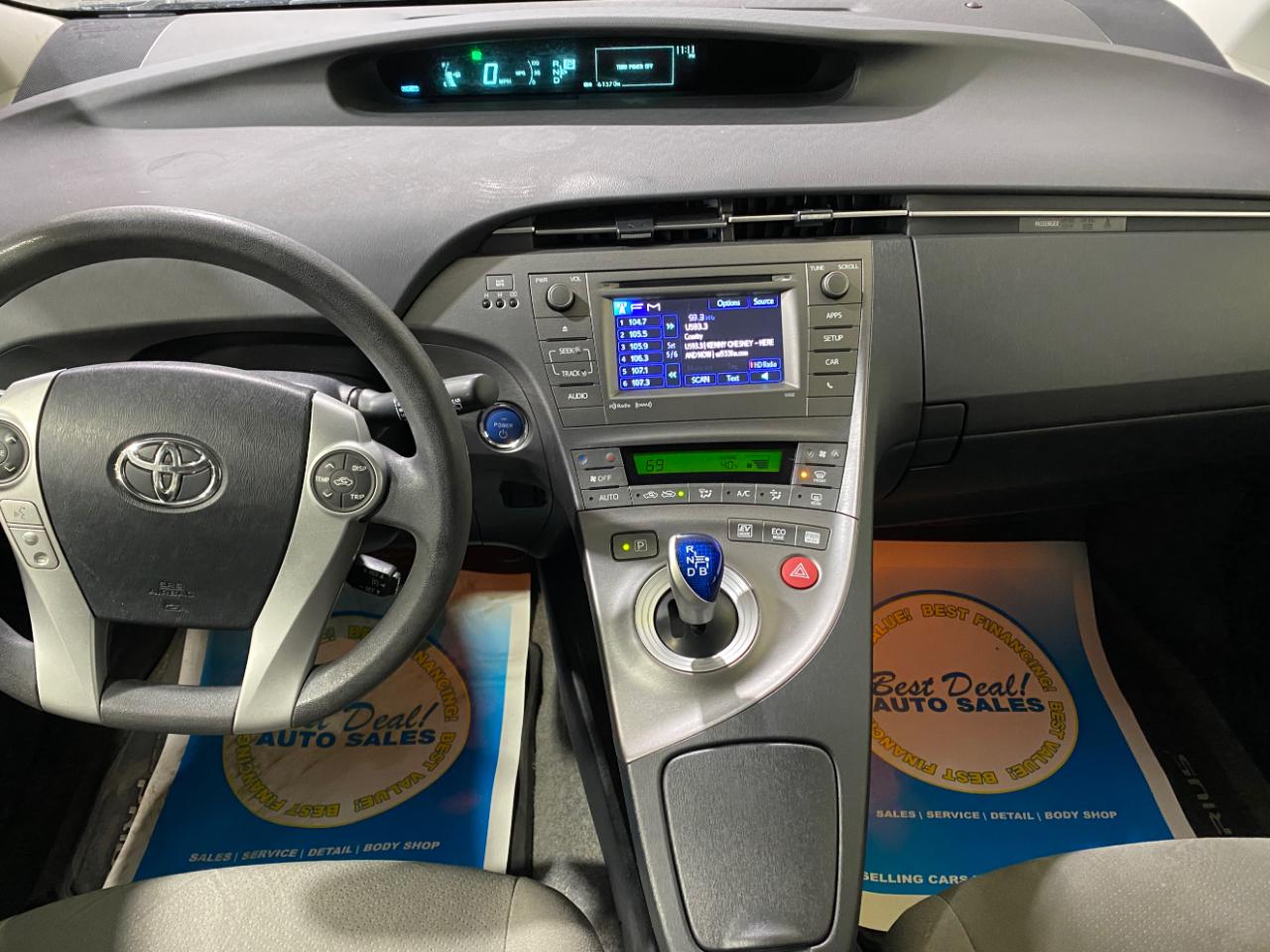 Toyota Prius Three 2014