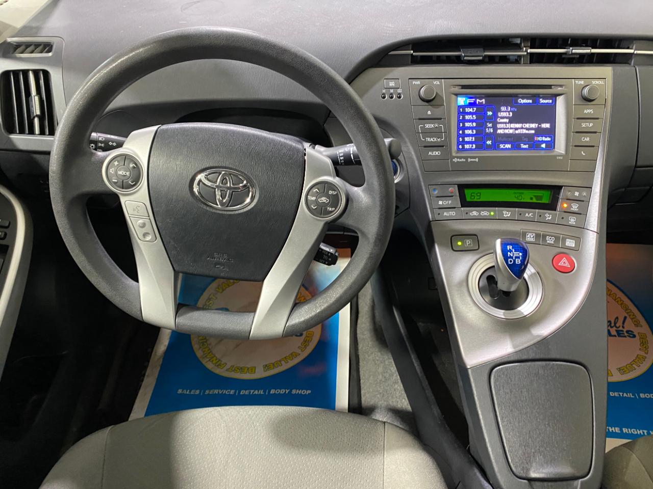 Toyota Prius Three 2014