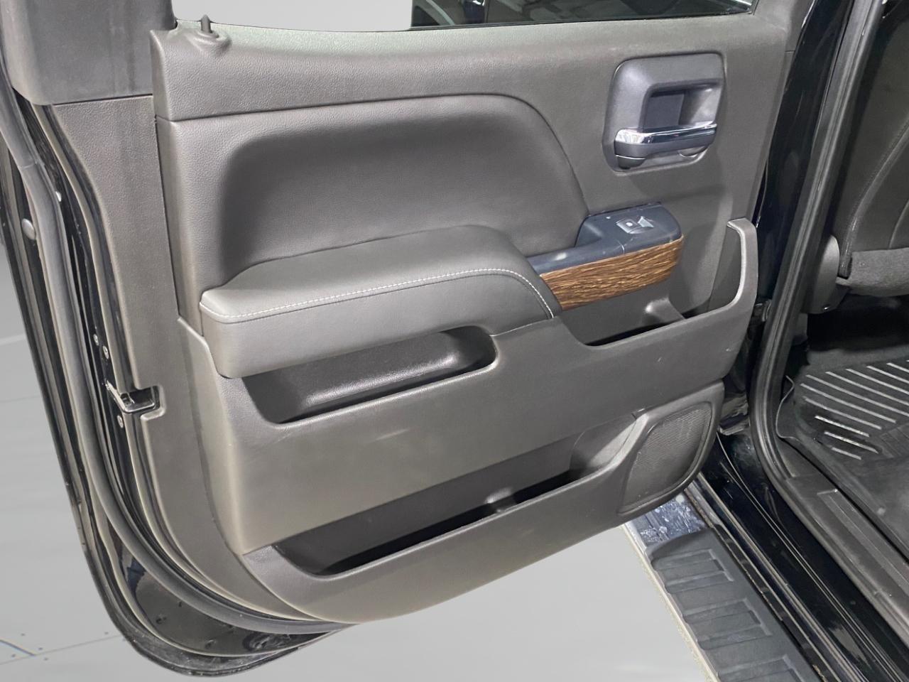 GMC Sierra 1500 Denali Crew Cab Long Box 4WD 2018