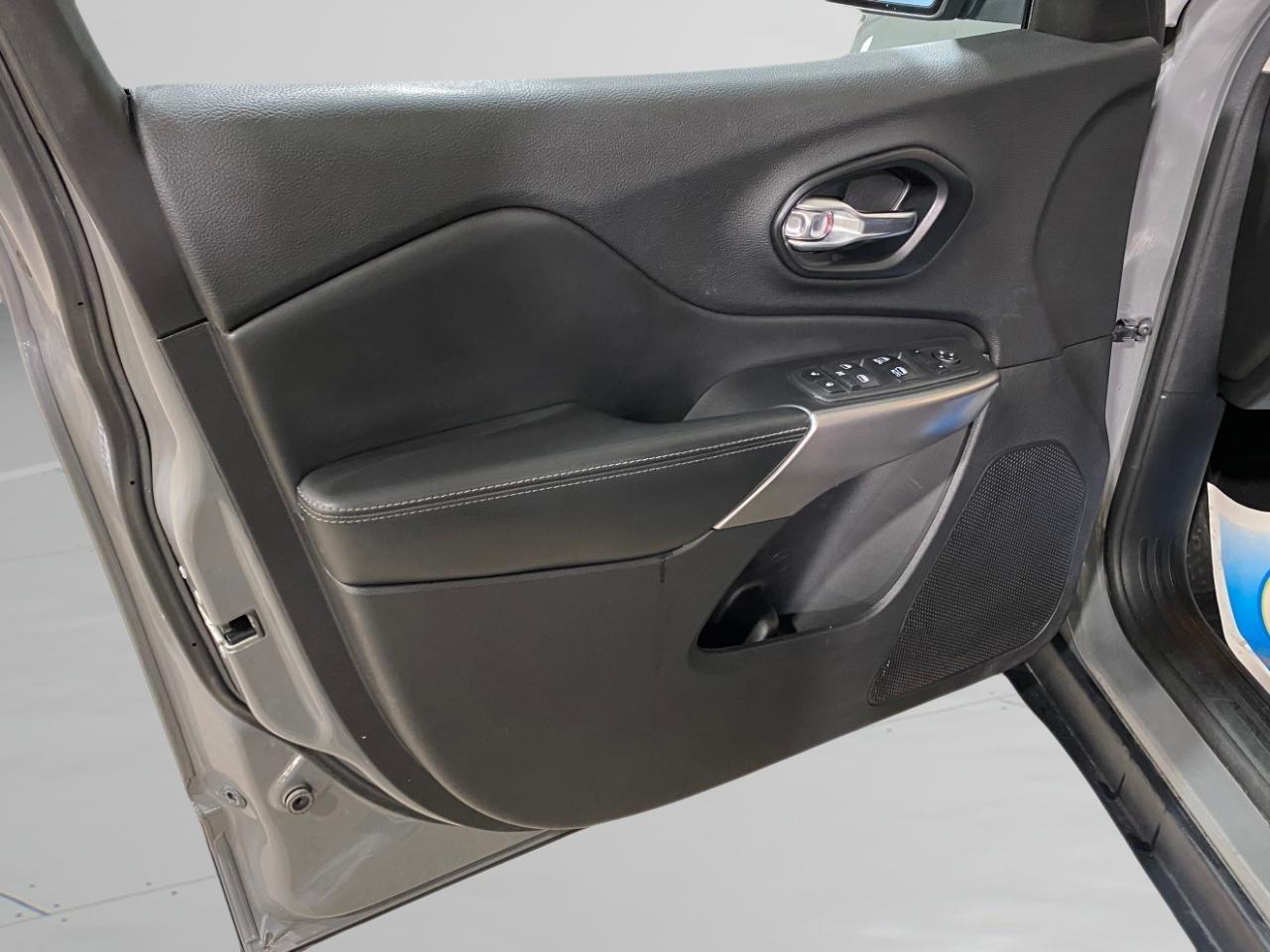 Jeep Cherokee Latitude Lux 4WD 2021