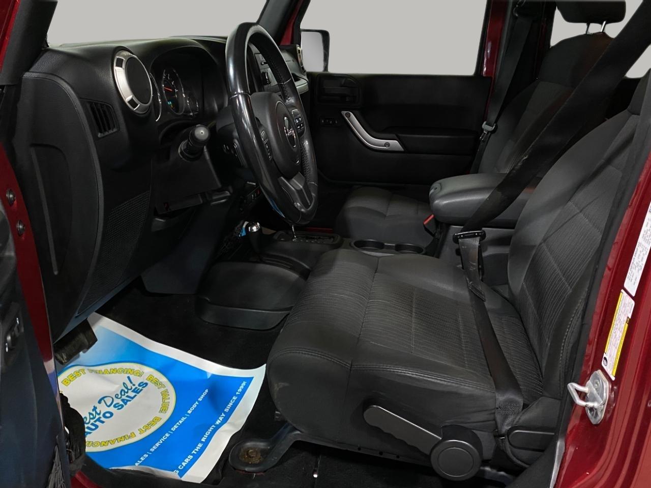 Jeep Wrangler Unlimited Sahara 4WD 2011