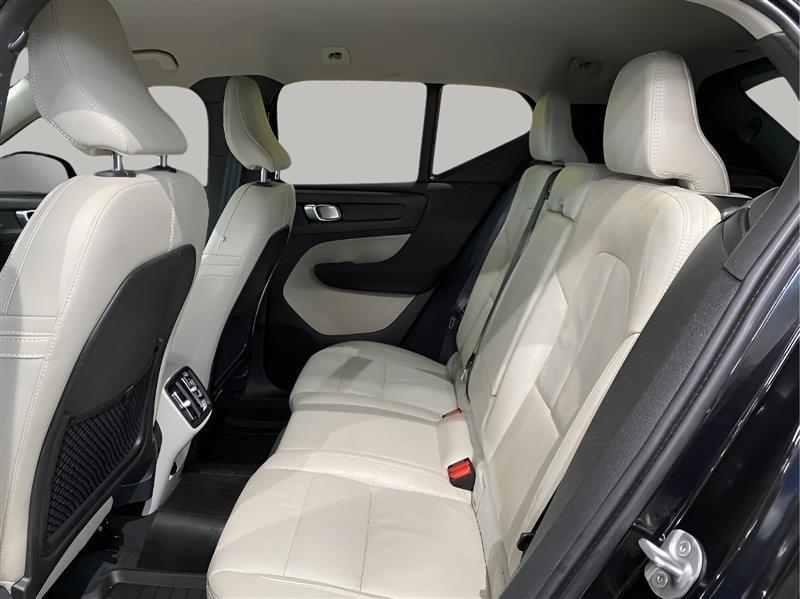 Volvo XC40 T5 Momentum AWD 2022