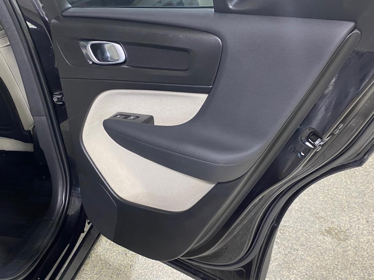 Volvo XC40 T5 Momentum AWD 2022