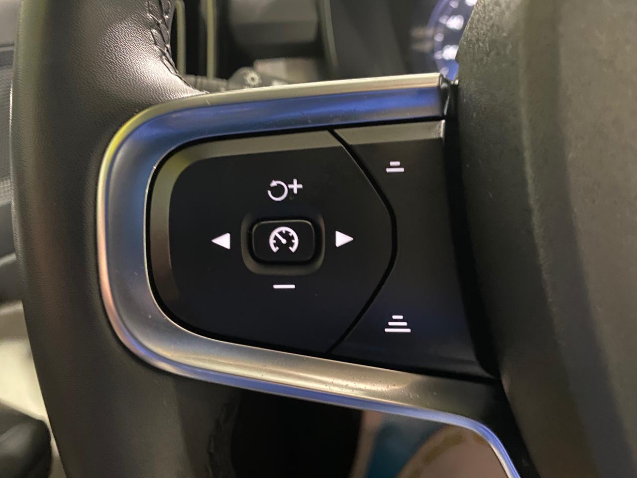 Volvo XC40 T5 Momentum AWD 2022