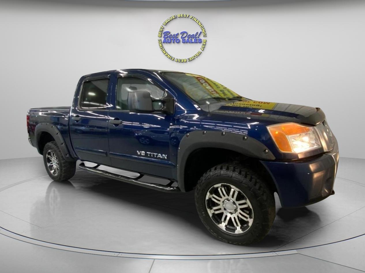 Nissan Titan SV Crew Cab 4WD 2012