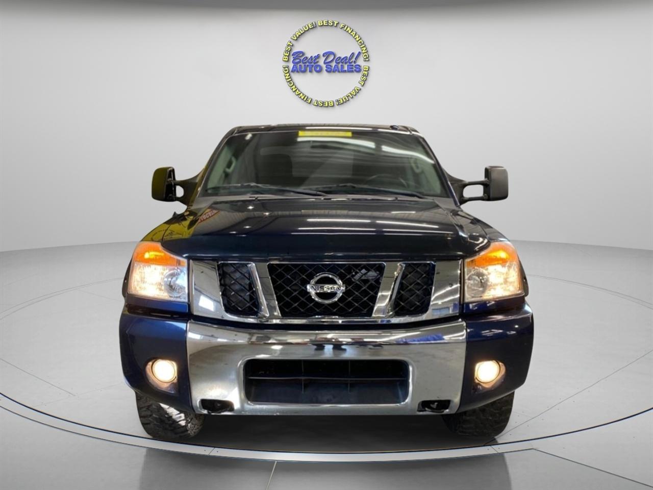 Nissan Titan SV Crew Cab 4WD 2012