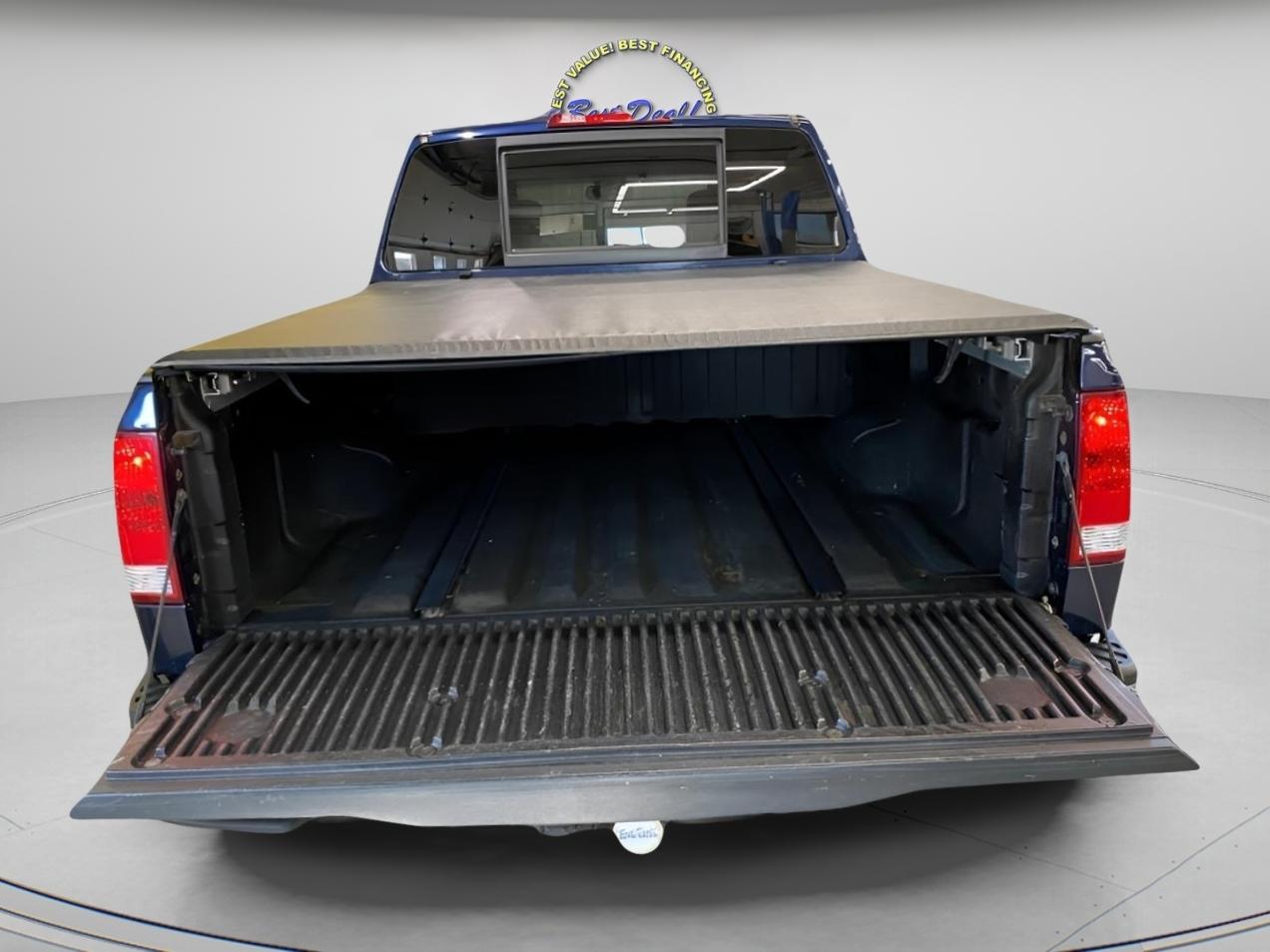 Nissan Titan SV Crew Cab 4WD 2012