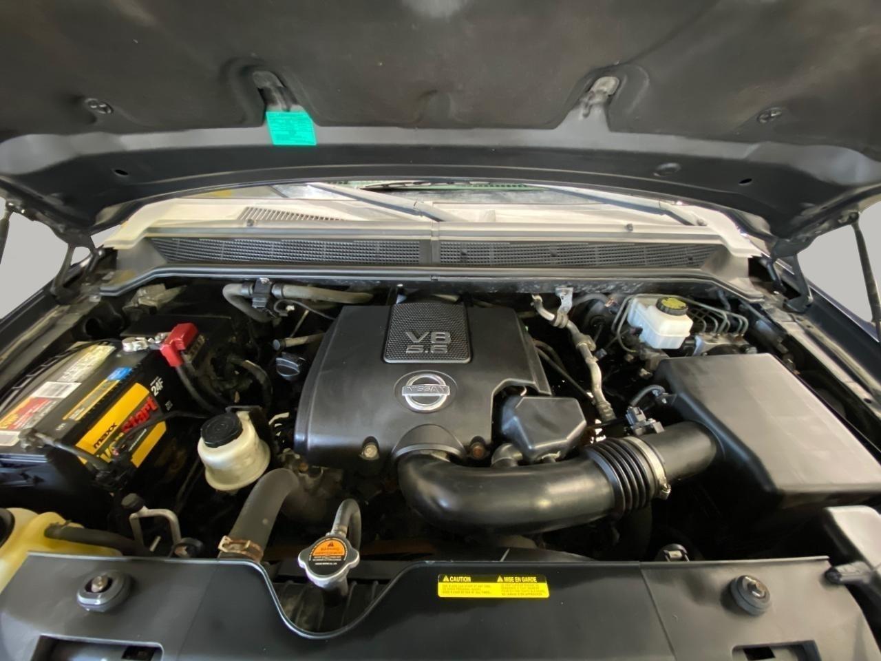 Nissan Titan SV Crew Cab 4WD 2012