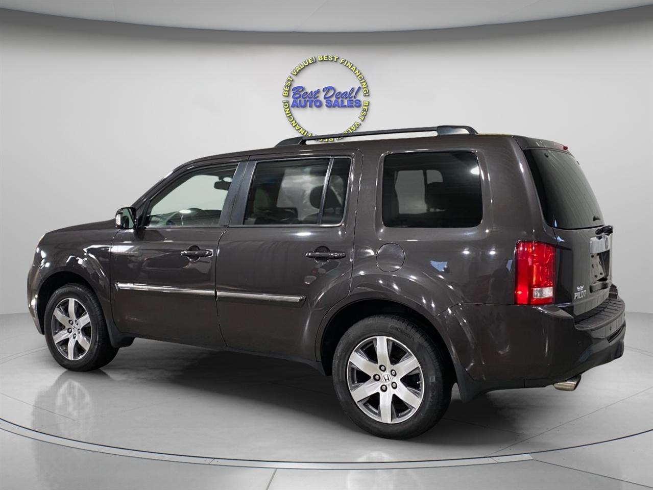 Honda Pilot Touring 4WD 5-Spd AT with DVD 2015