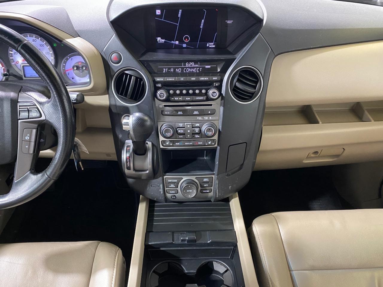 Honda Pilot Touring 4WD 5-Spd AT with DVD 2015