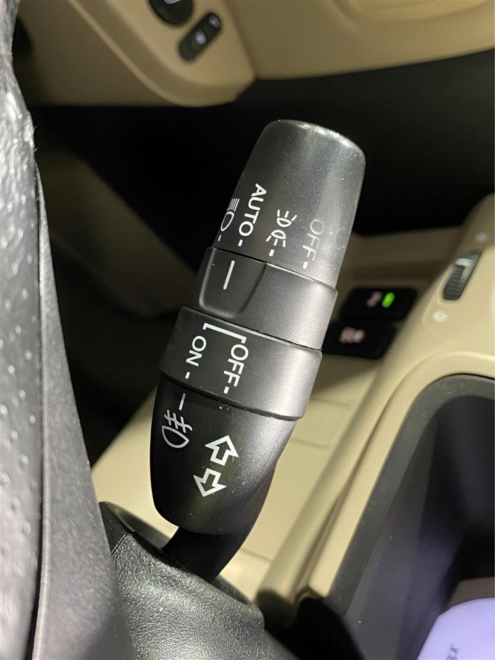 Honda Pilot Touring 4WD 5-Spd AT with DVD 2015